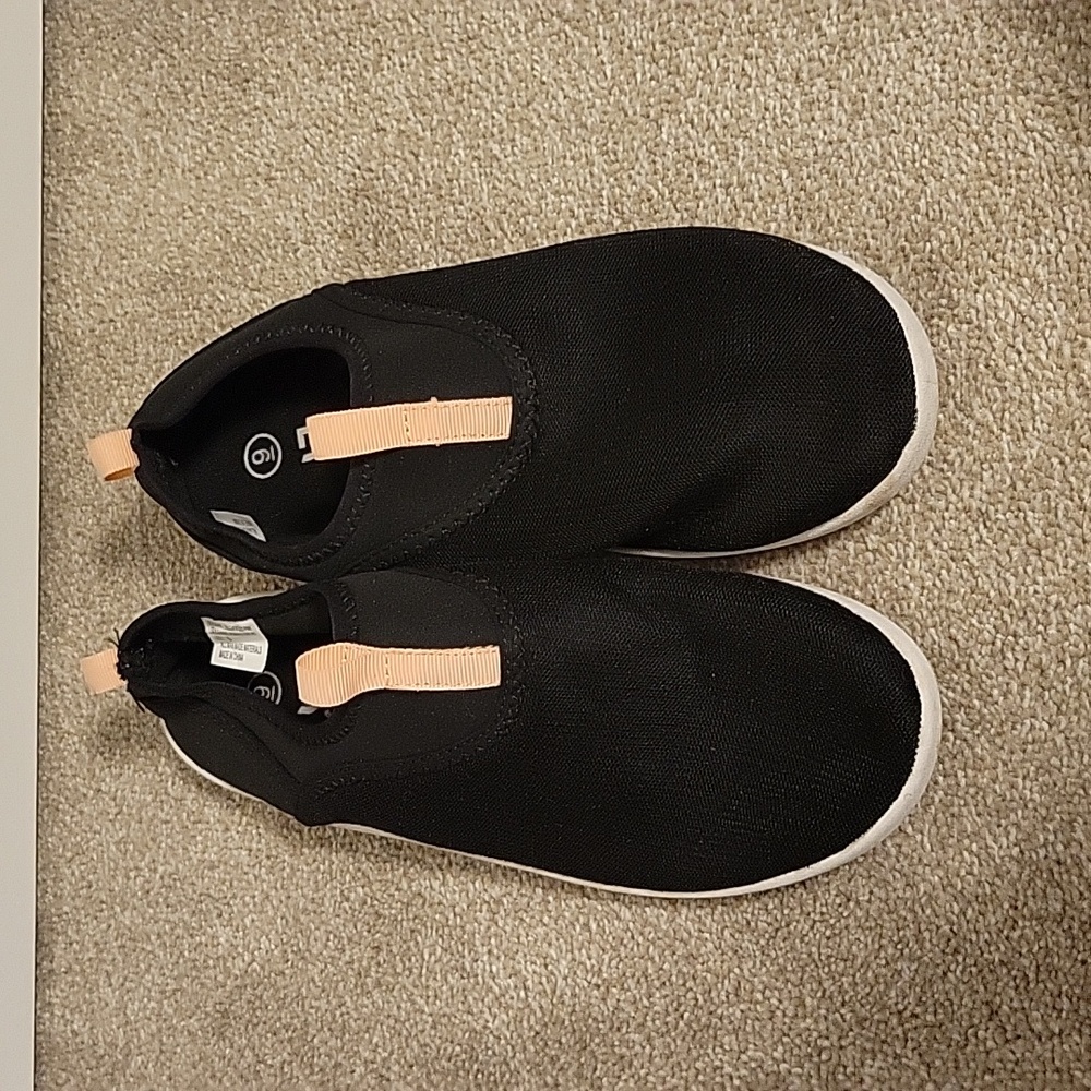 DSG Water Socks (worn once)  / Size 9 womens